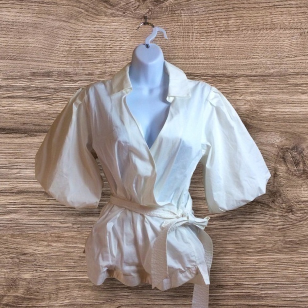 Elie Tahari puff sleeve belted wrap blouse. V-neck. Medium. White - Picture 2 of 10